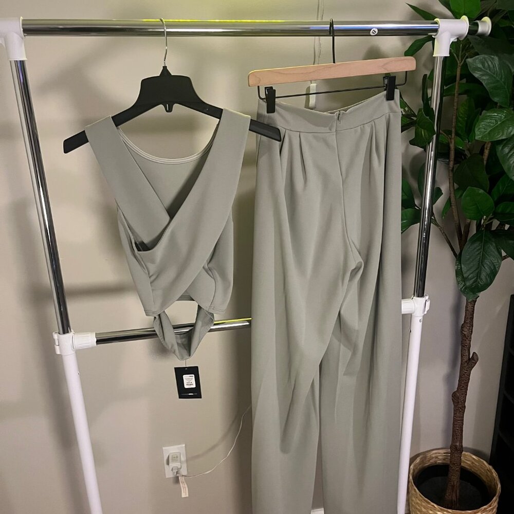 NEW Wide Leg Pant & Crop Top Set - Size Medium - Picture 6 of 11